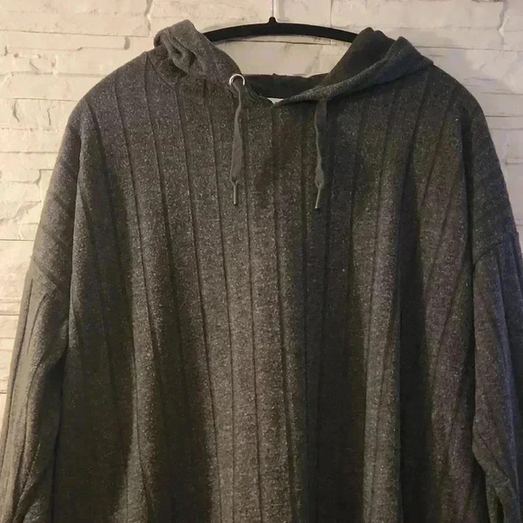 Lightweight Long Hooded Sweater - Picture 2 of 7